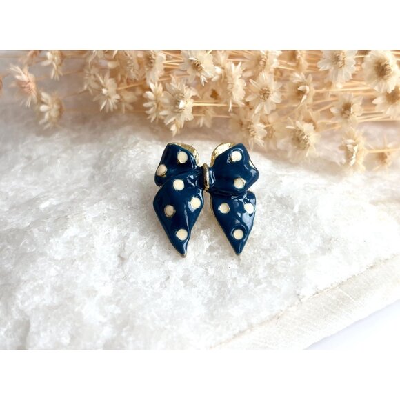 Polka Dot Blue & White Ribboned Bow Gold Toned Enameled Vintage Brooch - Picture 2 of 12